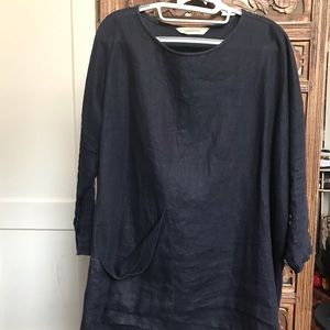 Elizabeth Suzann long sleeve Harper tunic in navy linen OSM